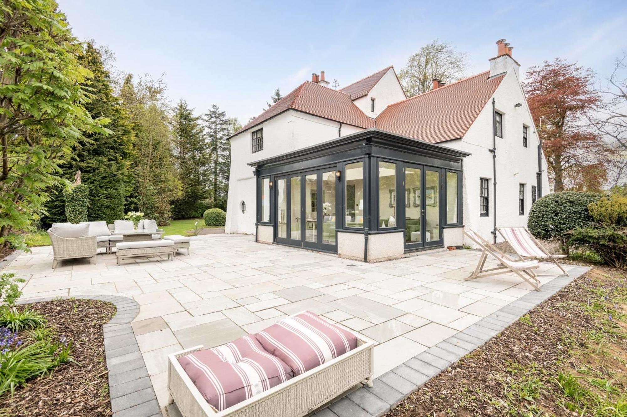 Unique Arts & Crafts Home In Auchterarder Exterior photo